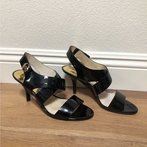 Michael Kors Womens Black and Gold Heel